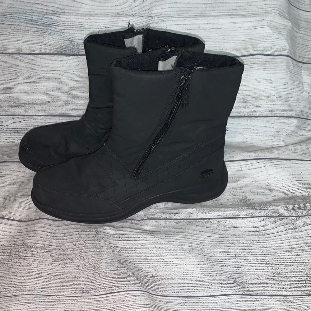 Totes black snow boots size 10